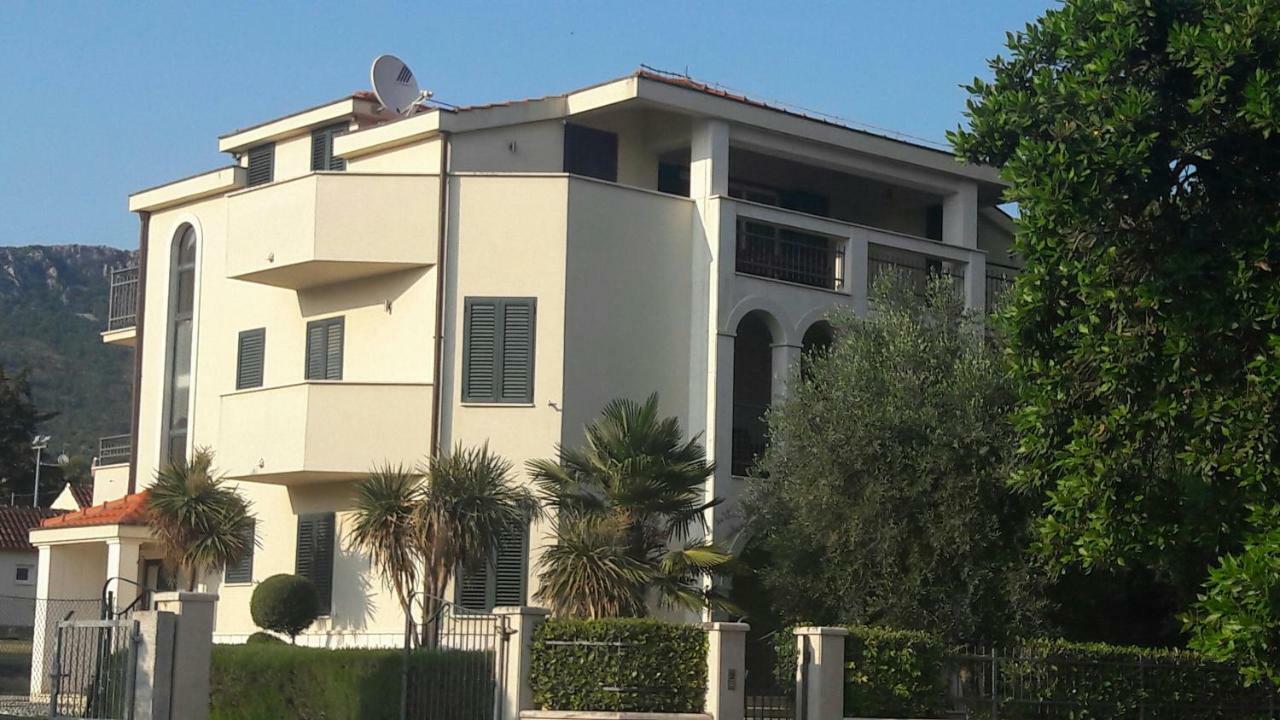 Apartmani Vitturi Kaštela Exteriér fotografie